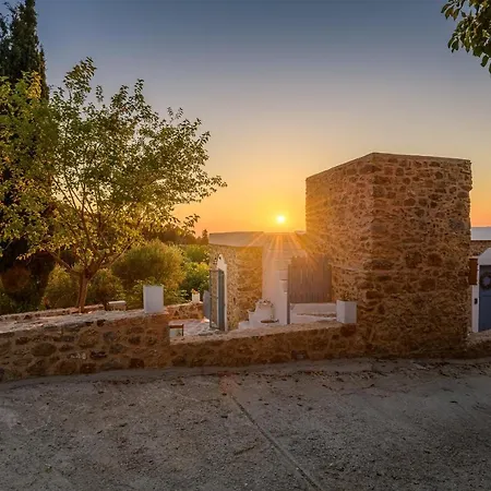 فيلة The Aegean Blue Old Milos *